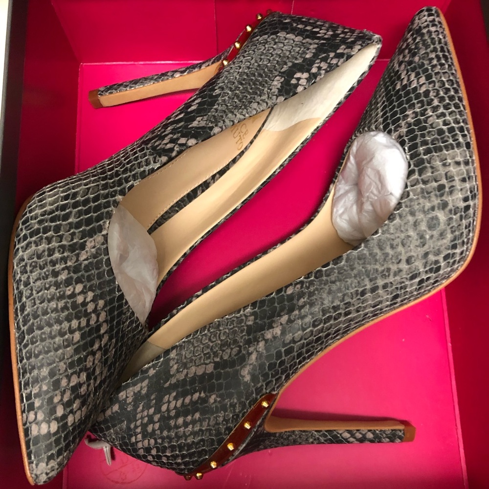 Vince Camuto pumps